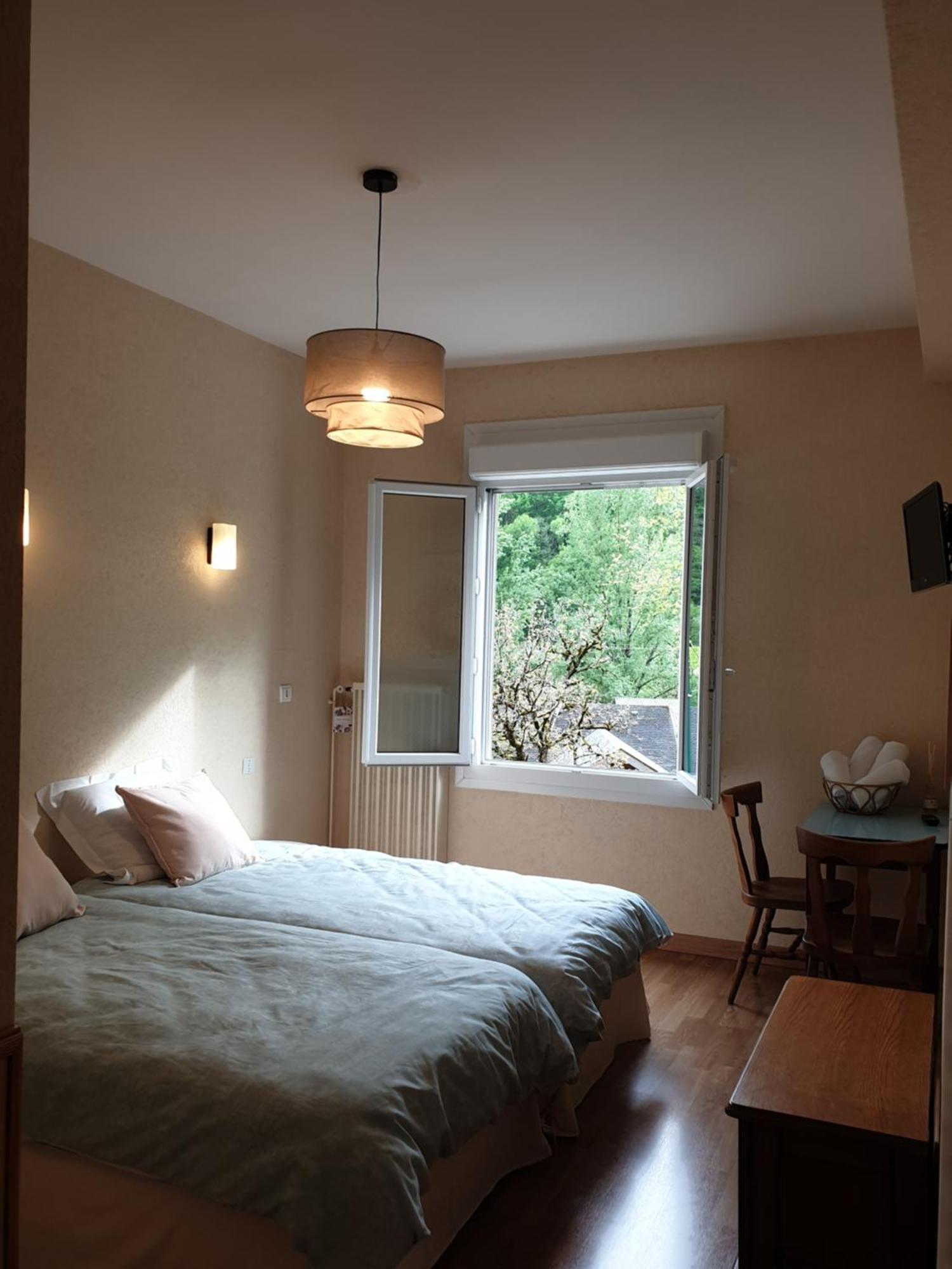 Aux Gorges Du Dourdou Hotell Conques-en-Rouergue Exteriör bild