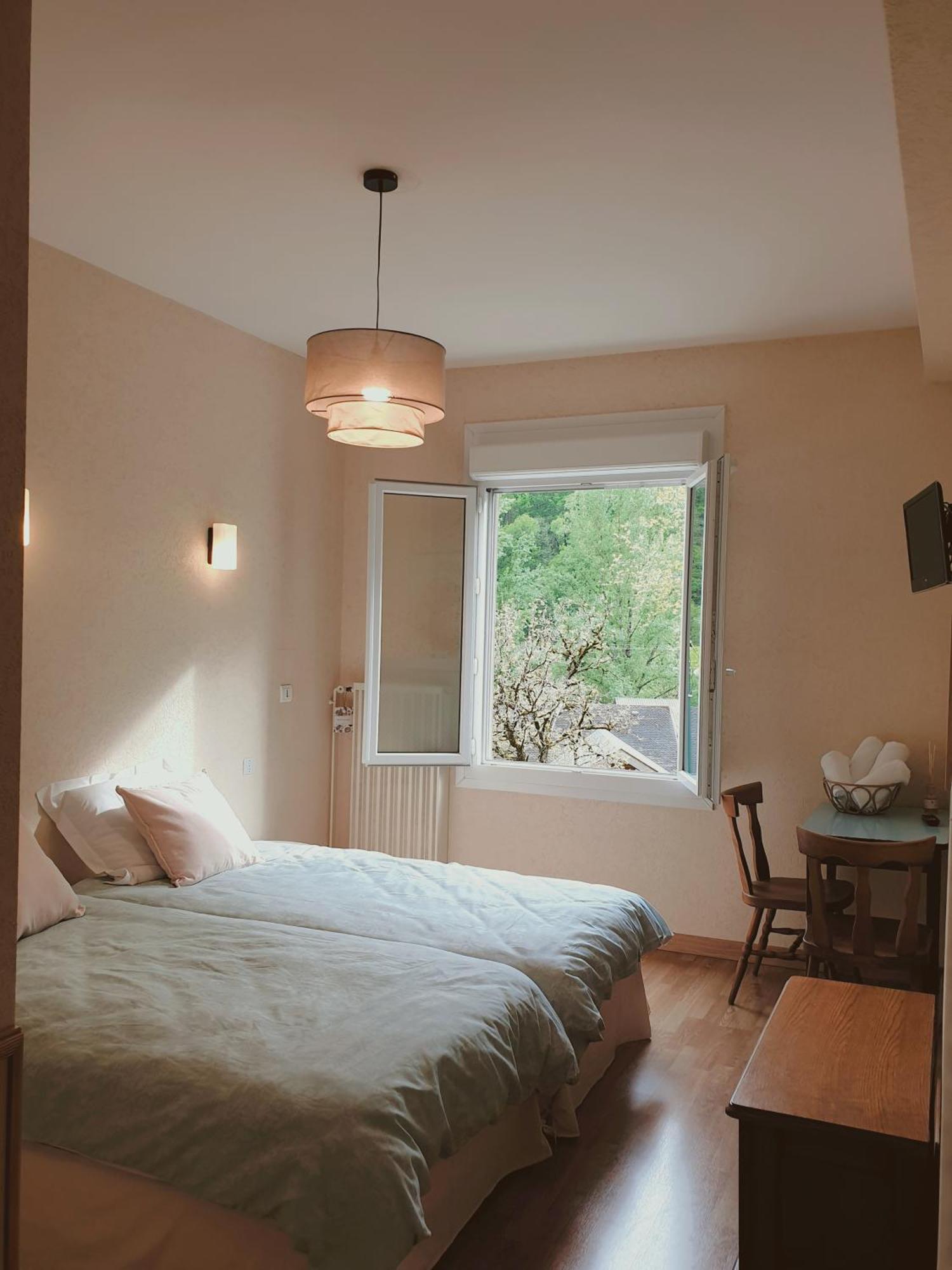 Aux Gorges Du Dourdou Hotell Conques-en-Rouergue Exteriör bild