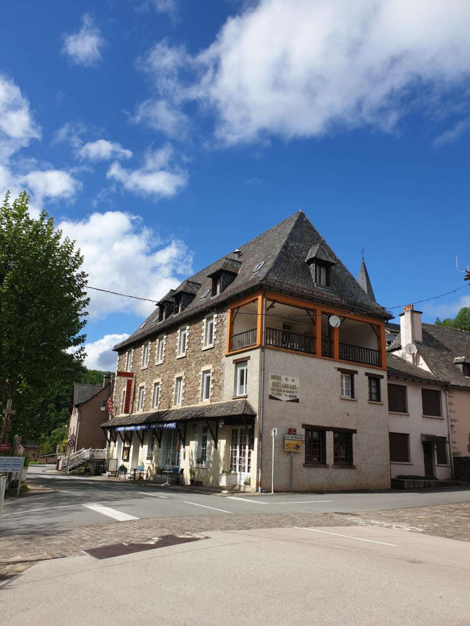 Aux Gorges Du Dourdou Hotell Conques-en-Rouergue Exteriör bild